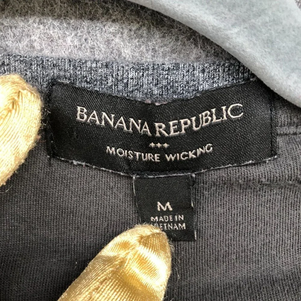 Banana Republic Long Sleeve Active T‎ Shirt Mens M Gray Performance Crewneck